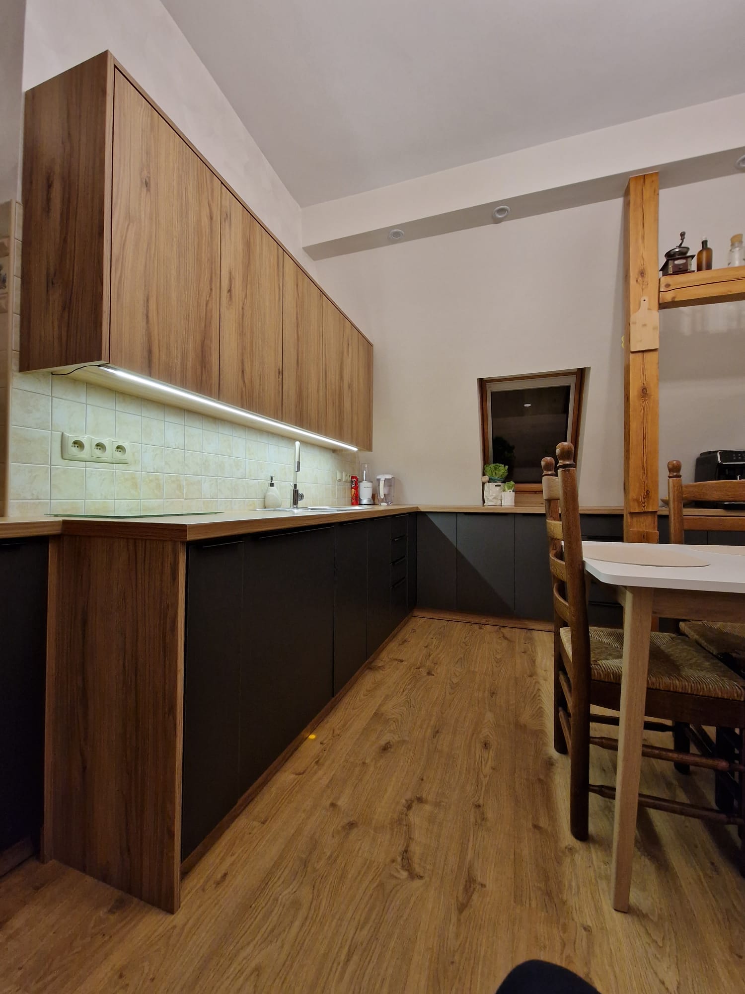 Zabudowa kuchenna z frontami anti-finger