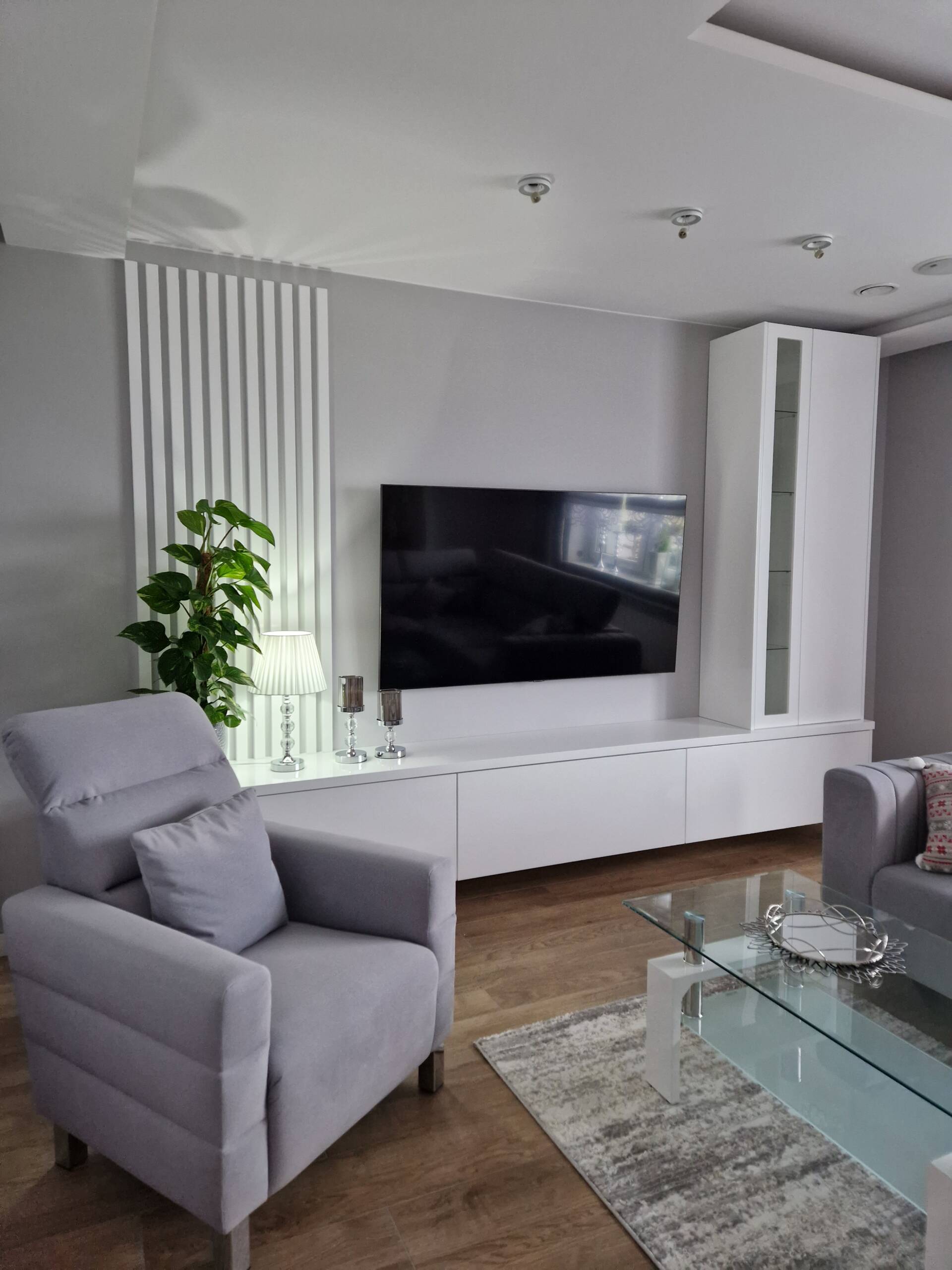 Zabudowa ściany telewizyjnej